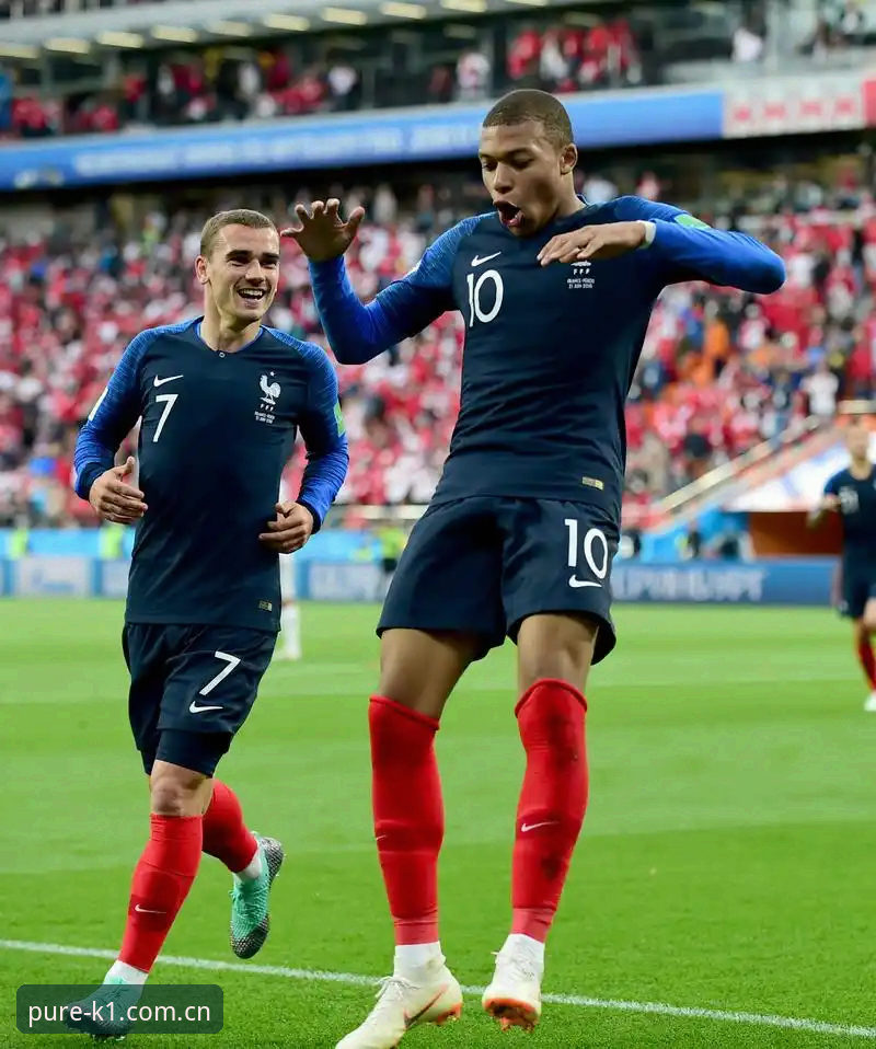 姆巴佩16球追平克洛泽 vs 梅西18球领跑：世界杯射手王之争谁主沉浮？